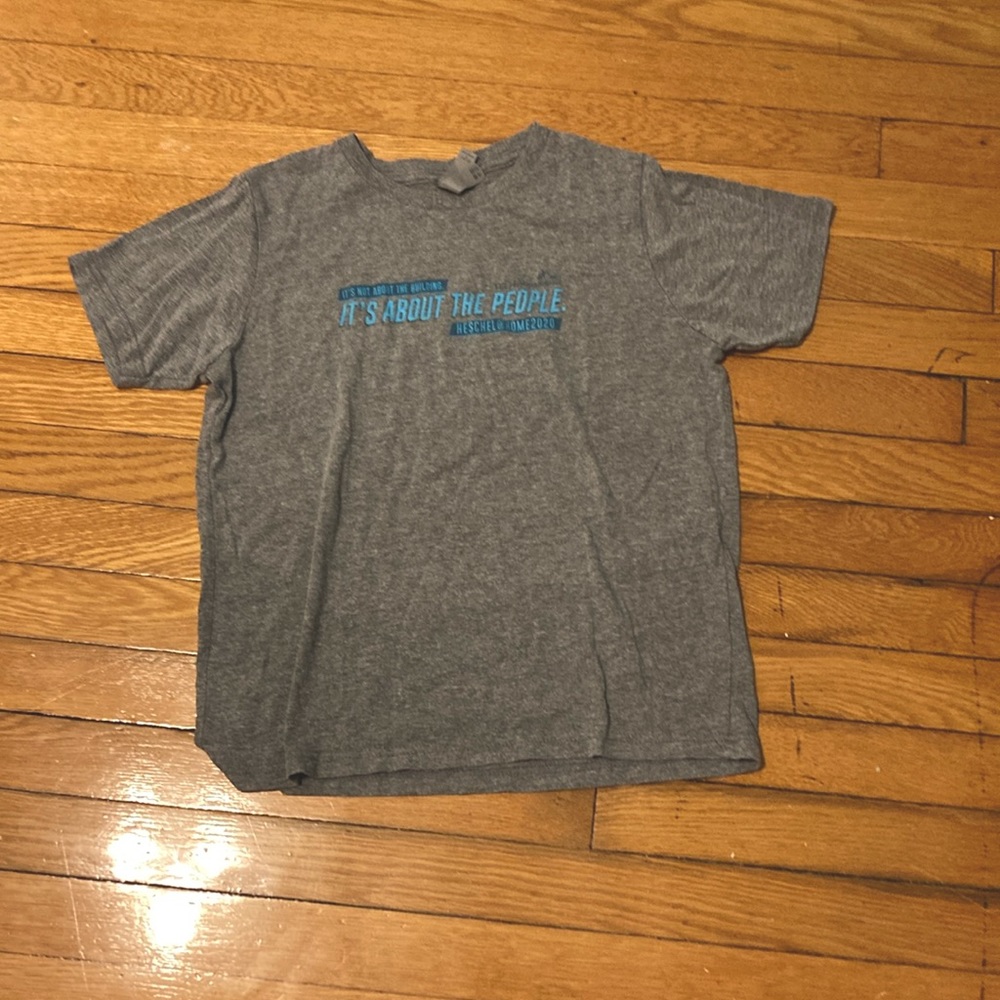 Grey tee shirt